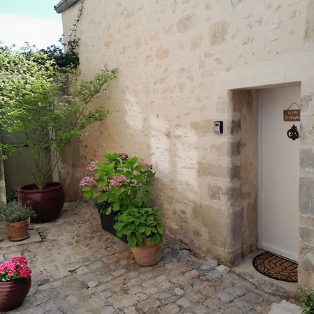 Gite La Folie De Seraphine Senlis  Eksteriør bilde