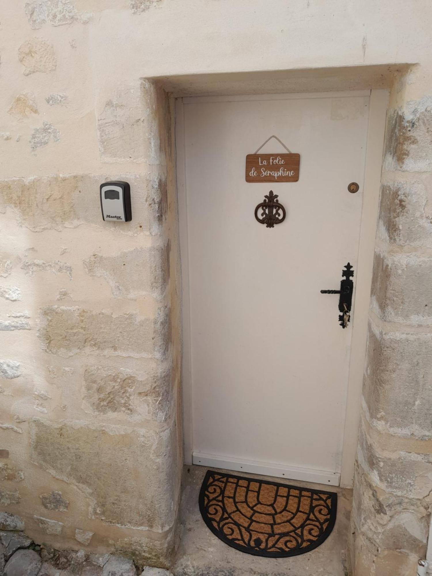 Gite La Folie De Seraphine Senlis  Eksteriør bilde